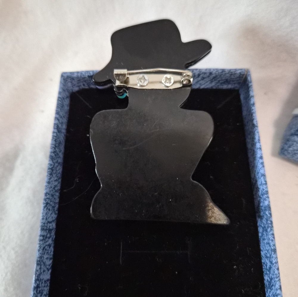 Chic Art Deco Lady Brooch - Picture 3 of 8